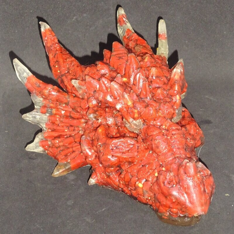Drachenkopf aus der Neuen Zeit: Jaspis, rot 1 Drachenkopf aus der Neuen Zeit: Jaspis, rot 1