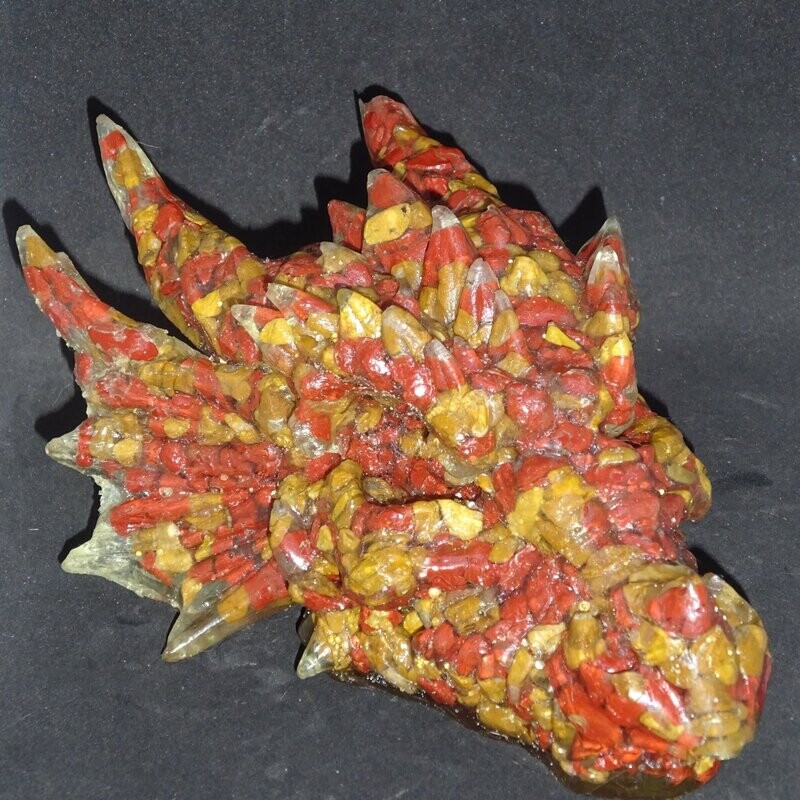 Drachenkopf aus der Neuen Zeit: Jaspis, gelb & rot Drachenkopf aus der Neuen Zeit: Jaspis, gelb & rot