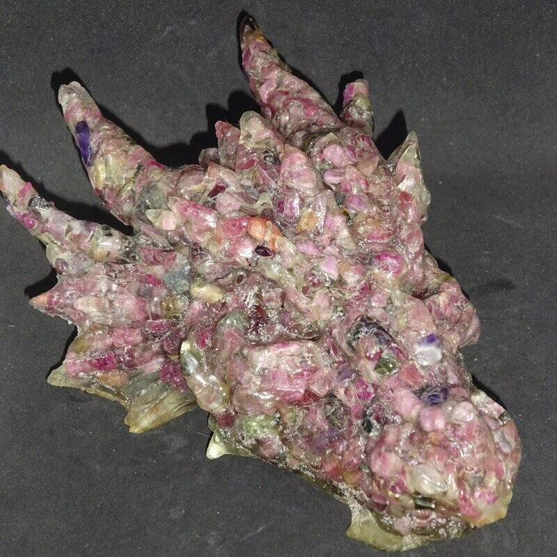 Drachenkopf aus der Neuen Zeit: Turmalin, rot 3 Drachenkopf aus der Neuen Zeit: Turmalin, rot 3