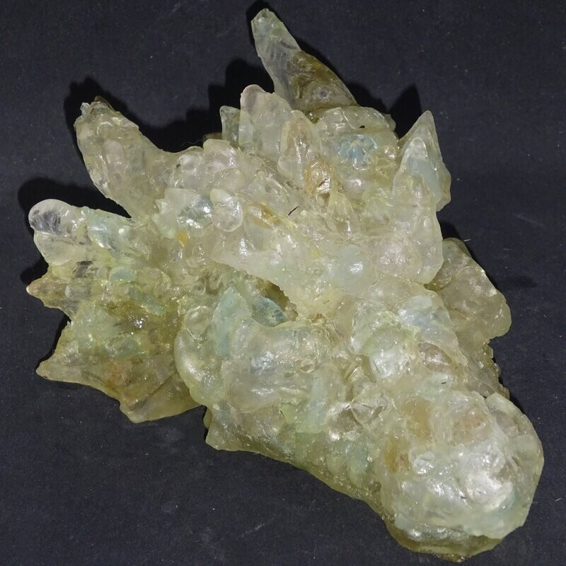 Drachenkopf aus der Neuen Zeit: Beryll Drachenkopf aus der Neuen Zeit: Beryll