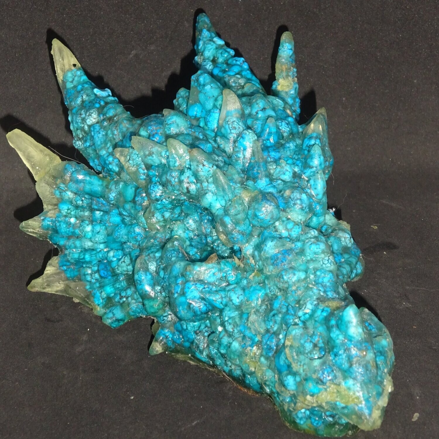 Drachenkopf aus der Neuen Zeit: Magnesit, gefärbt 1