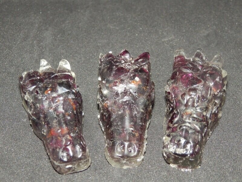 Drachenkopf: Granat, klein Drachenkopf: Granat, klein