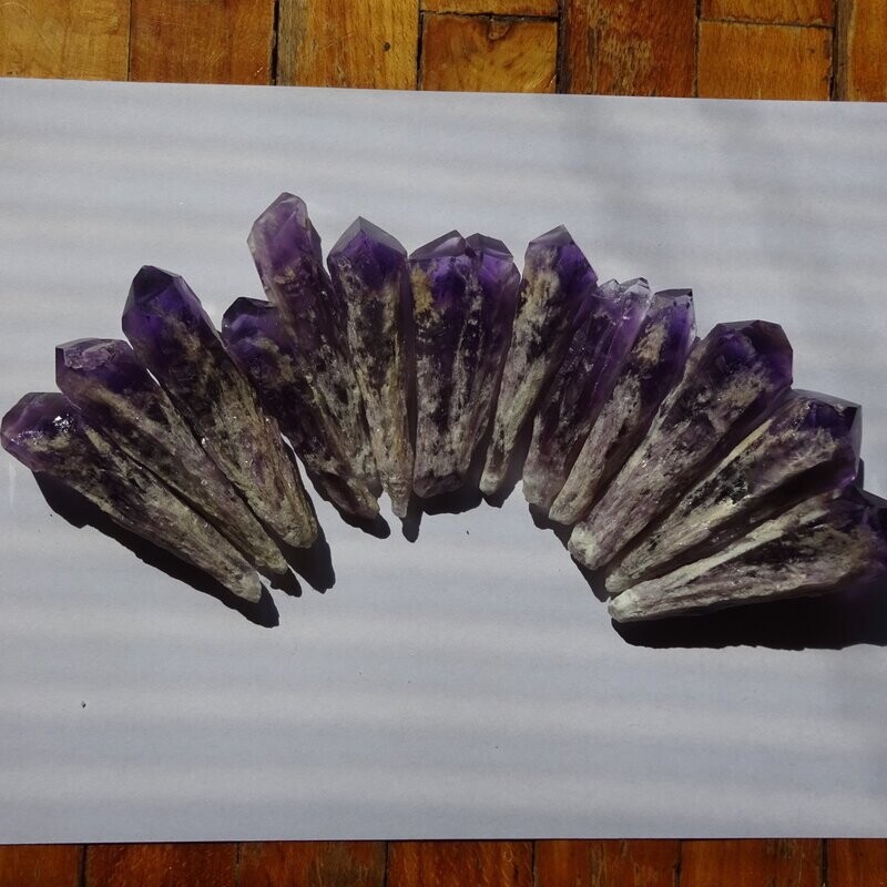 Urmutter Heil- bzw. Kristallspitzen: aus Amethyst 13teilig Urmutter Heil- bzw. Kristallspitzen: aus Amethyst 13teilig