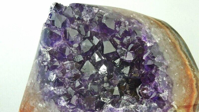 Kristallstufe: Amethyst und Achat 1 Kristallstufe: Amethyst und Achat 1