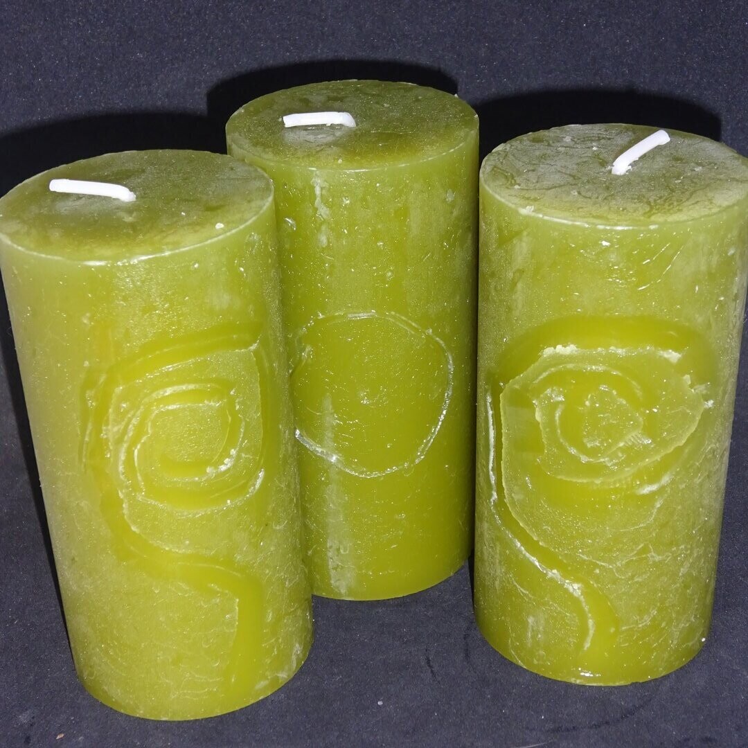 Ritual Kerze: zur Anrufung der Göttin 10 x 5 cm