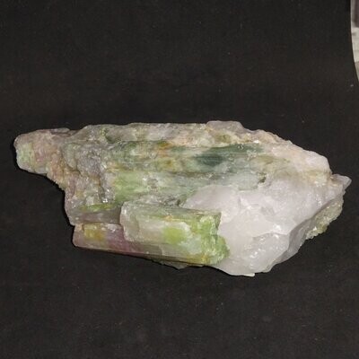 Einzelstück: Grün und Rosa Turmalin auf Bergkristall 1