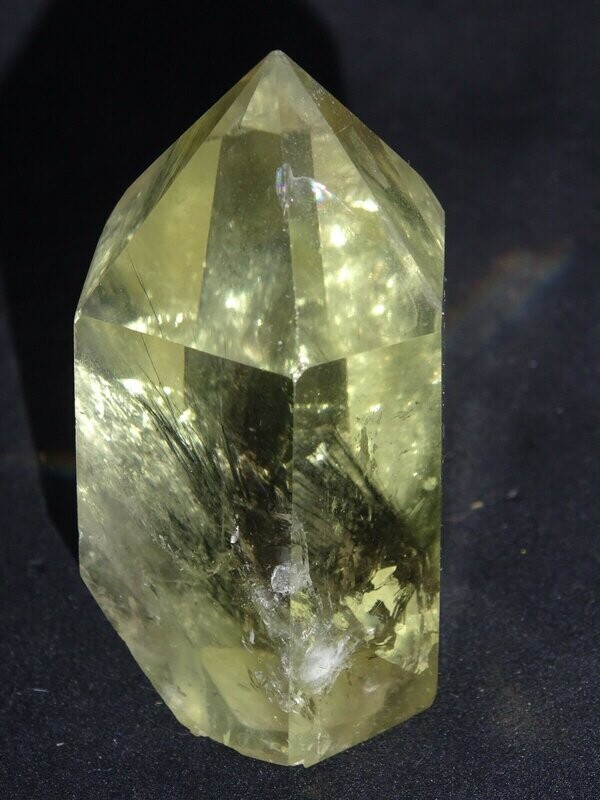 Kristallspitze: Citrin mit Rutil, gelb Kristallspitze: Citrin mit Rutil, gelb