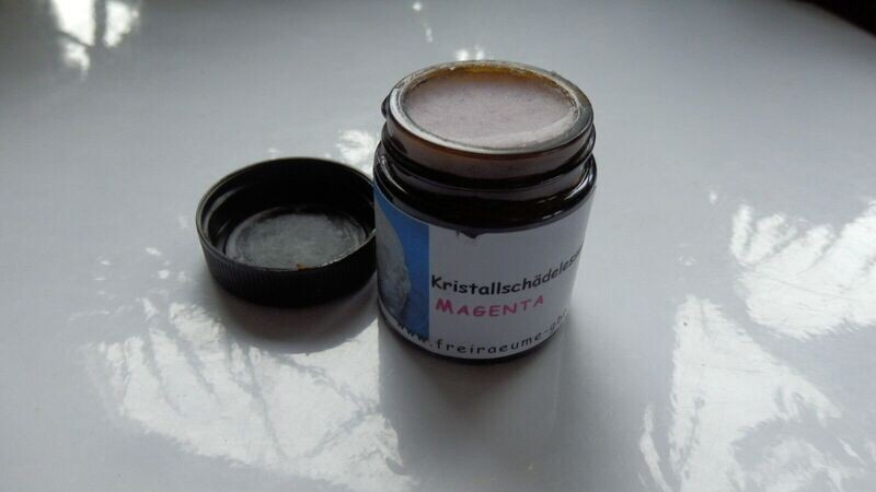 Kristallschädelessenz Creme zu jeweils 30 ml Kristallschädelessenz Creme zu jeweils 30 ml