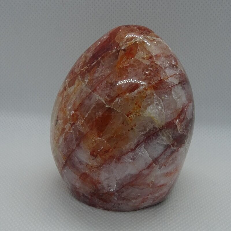 Kristallflamme: Red Healer Quarz 2 Kristallflamme: Red Healer Quarz 2