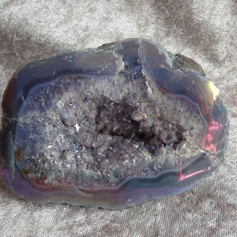 Kristalldruse: Titaniumquarz 1 Kristalldruse: Titaniumquarz 1