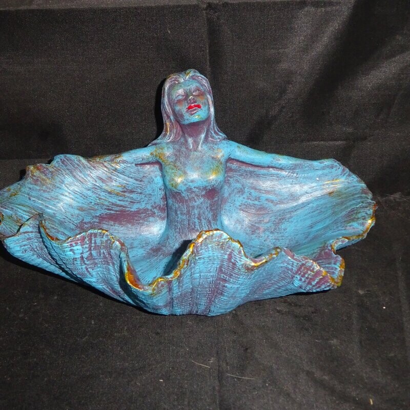 Göttin: Wassergöttin Danu aus Resin Göttin: Wassergöttin Danu aus Resin