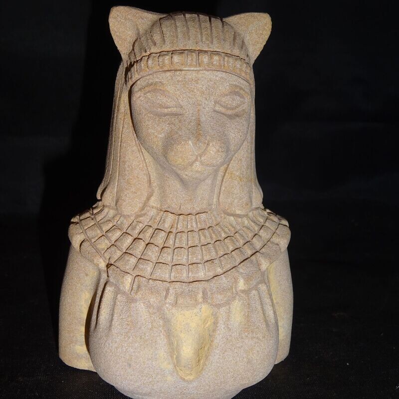 Göttin: Bastet aus Serpentin