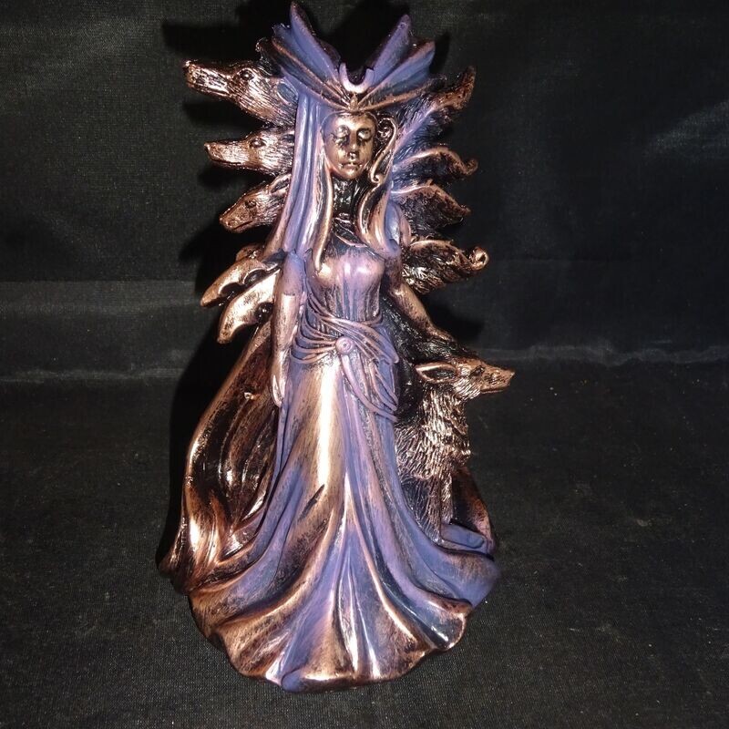 Göttin: Hekate aus Resin