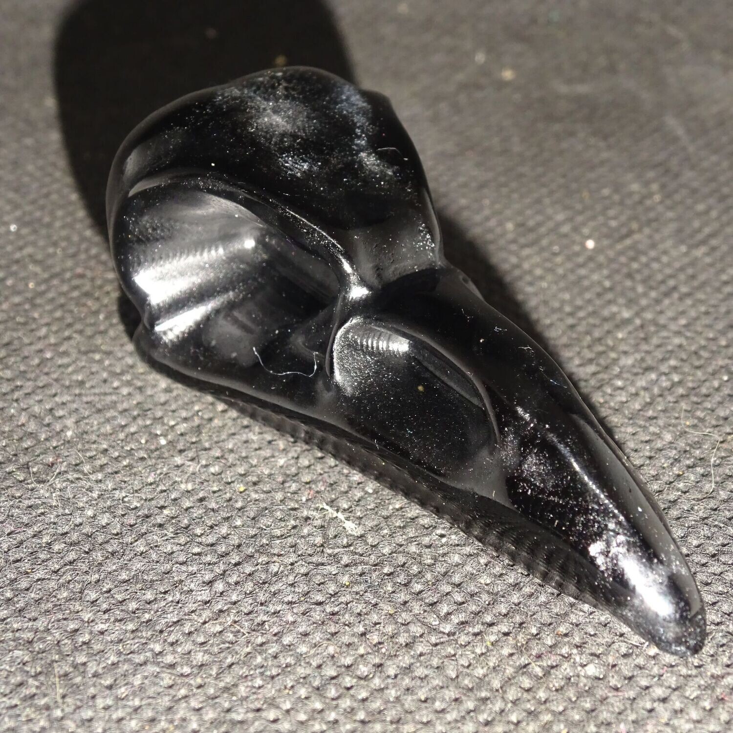 Krafttier: Rabe aus Obsidian