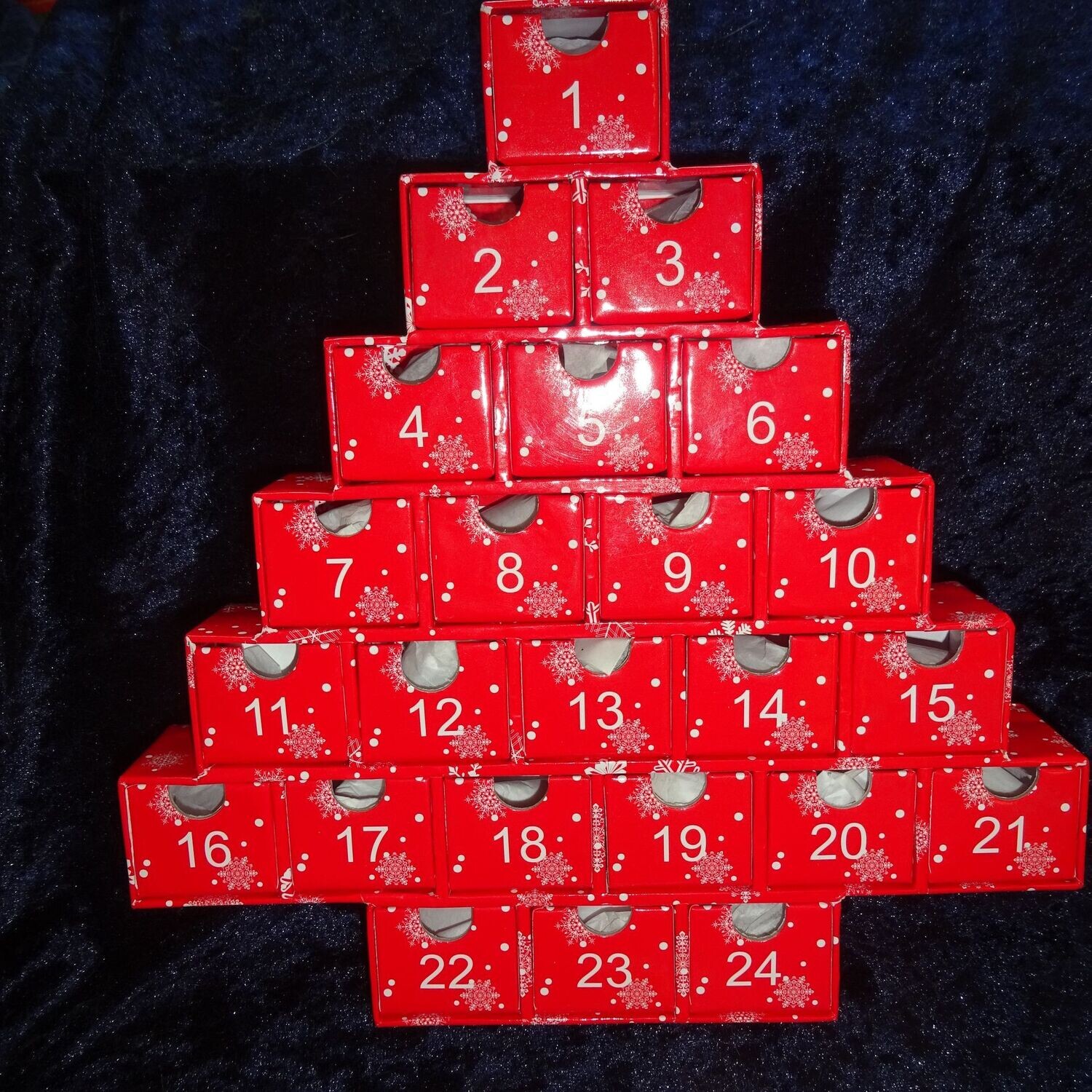 Adventskalender mit Trommelsteinen Adventskalender mit Trommelsteinen