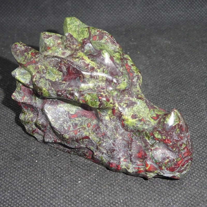 Drachenkopf: Drachenblut Jaspis 2 Drachenkopf: Drachenblut Jaspis 2