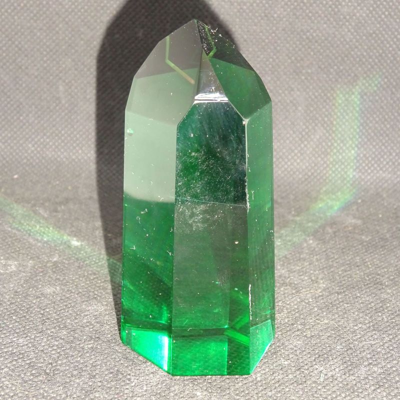 Kristallspitze: Obsidian (Kristallglas) Grün 2 Kristallspitze: Obsidian (Kristallglas) Grün 2