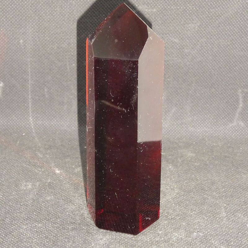 Kristallspitze: Obsidian (Kristallglas) Rot 1 Kristallspitze: Obsidian (Kristallglas) Rot 1