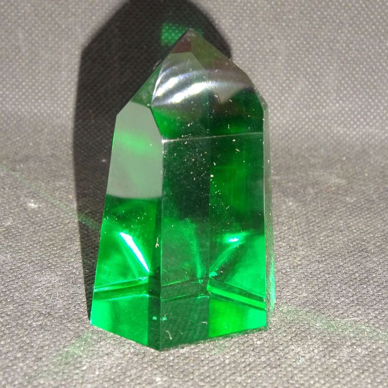 Kristallspitze: Obsidian (Kristallglas) Grün 3 Kristallspitze: Obsidian (Kristallglas) Grün 3