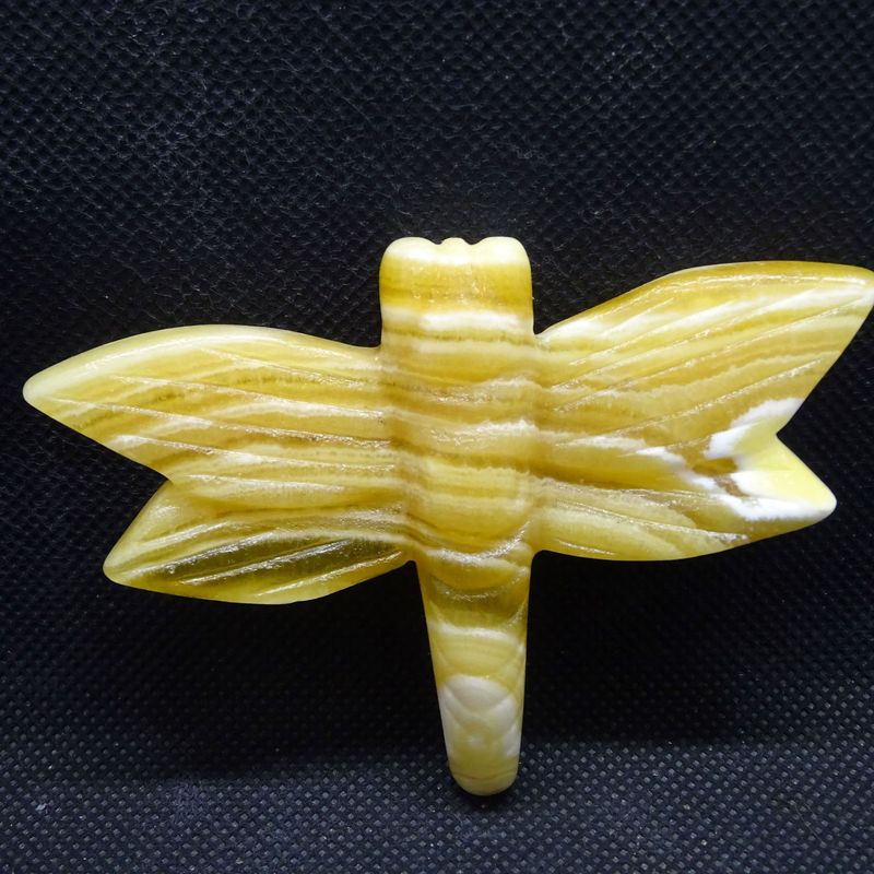 Krafttier: Libelle aus Orangencalcit 2 Krafttier: Libelle aus Orangencalcit 2
