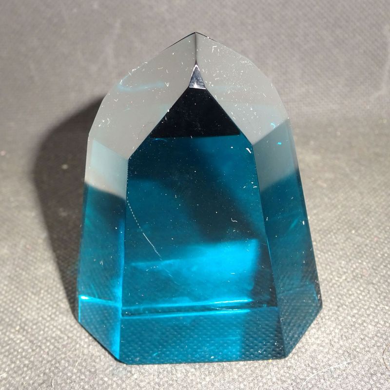Kristallspitze: Obsidian (Kristallglas) Petrol 1 Kristallspitze: Obsidian (Kristallglas) Petrol 1