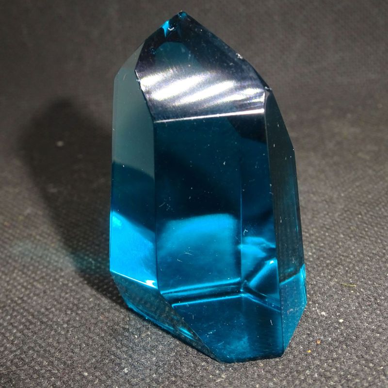 Kristallspitze: Obsidian (Kristallglas) Petrol 8 Kristallspitze: Obsidian (Kristallglas) Petrol 8