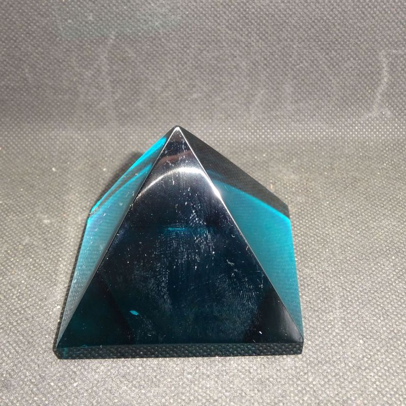 Kristallpyramide: Obsidian (Kristallglas) Petrol 5 Kristallpyramide: Obsidian (Kristallglas) Petrol 5