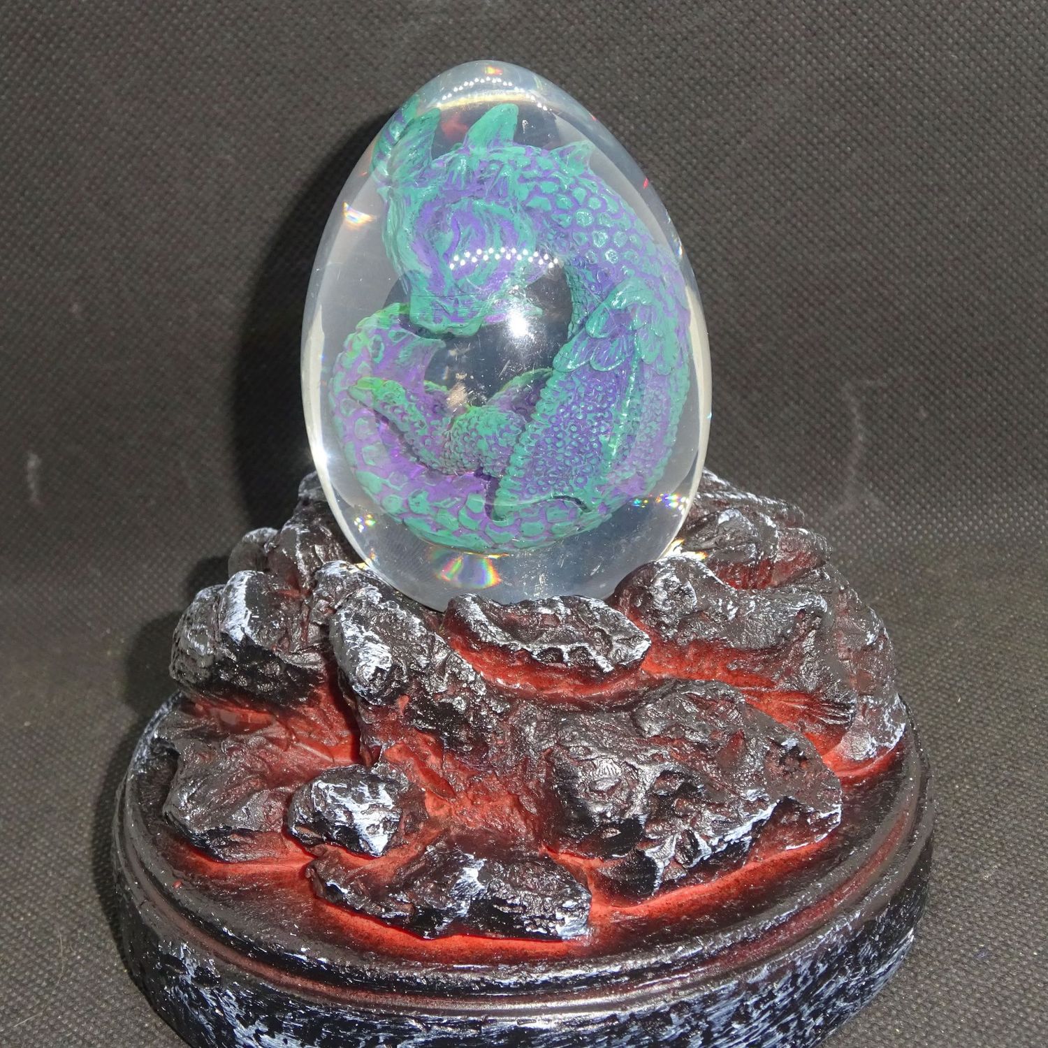 Drachenei auf Vulkankrater