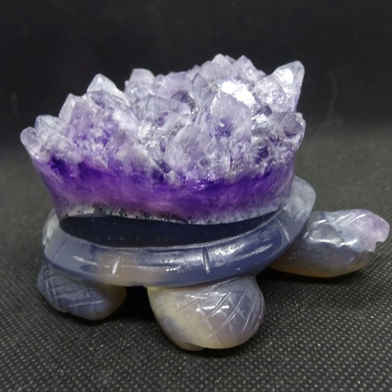 Krafttier: Schildkröte aus Amethyst auf Achat 1 Krafttier: Schildkröte aus Amethyst auf Achat 1