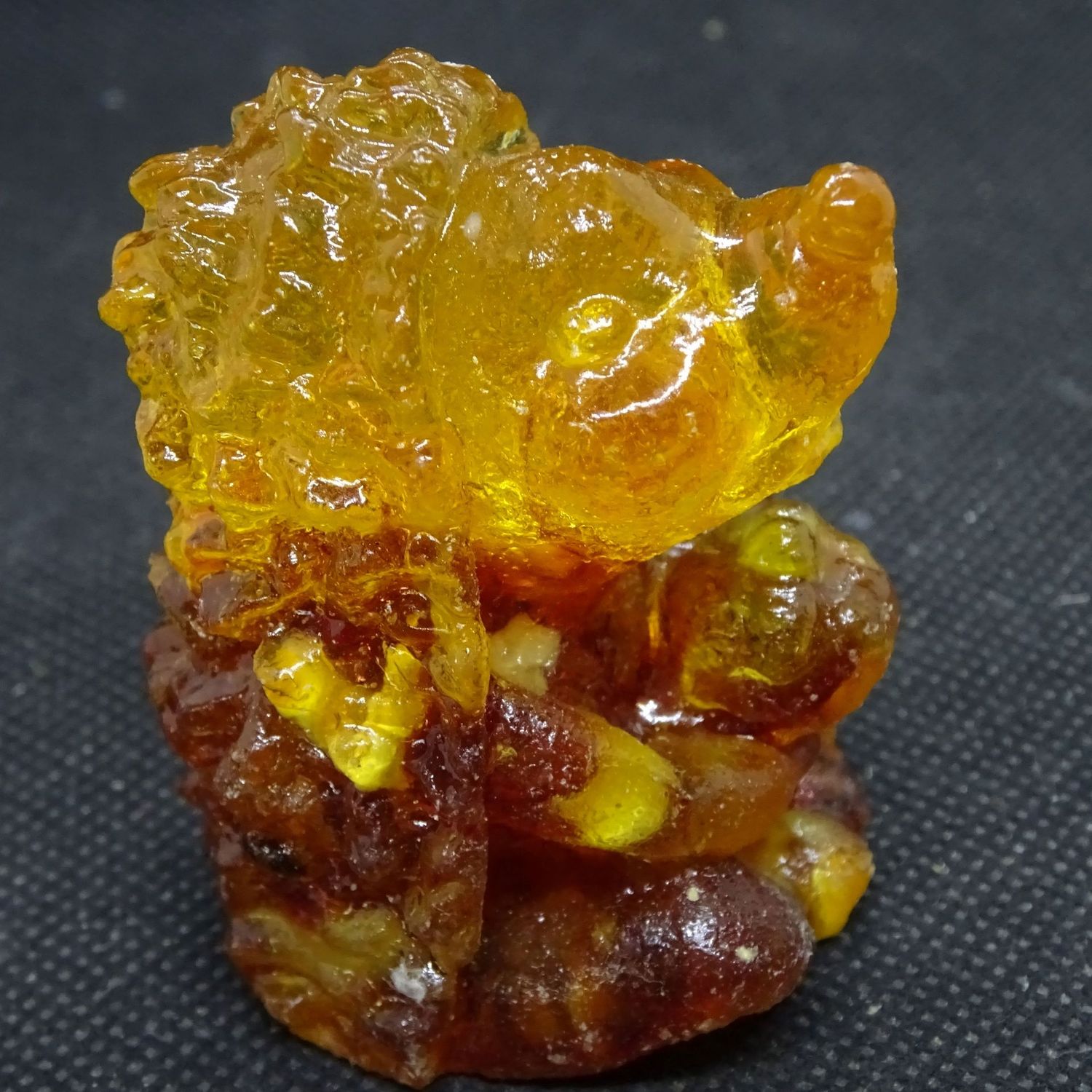 Krafttier: Igel mit Bernstein in Resin