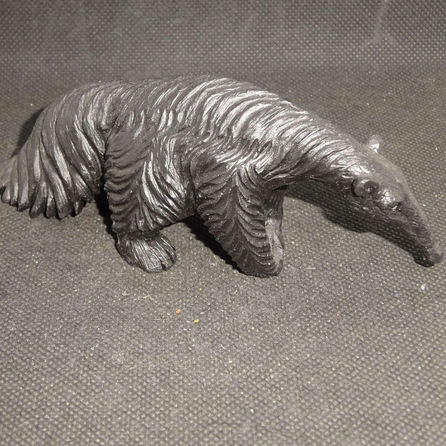 Krafttier: Ameisenbär aus Schungit 1