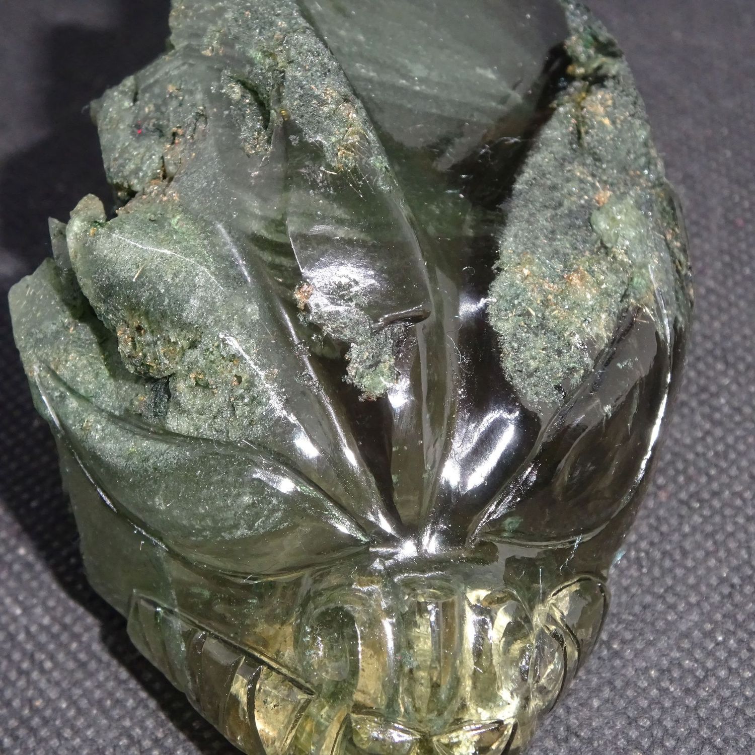 Drachenkopf: Quetzalcoatl aus Chlorit  2