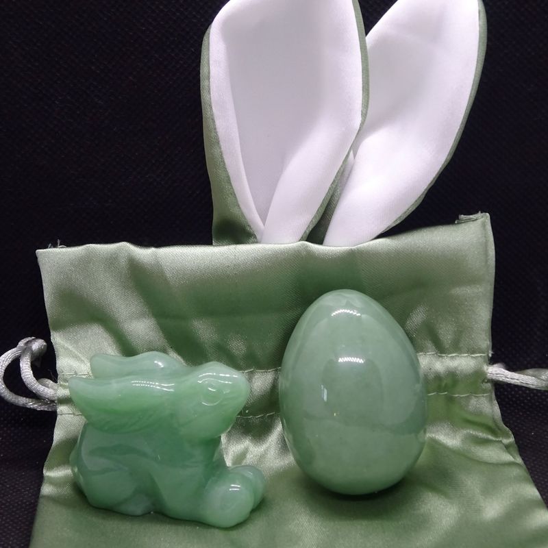 Ostern: Hase und Ei aus Aventurin Ostern: Hase und Ei aus Aventurin