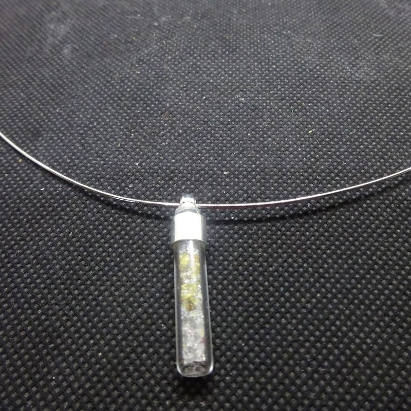 Geschmeide für den Hals: lemurisches Amulett Geschmeide für den Hals: lemurisches Amulett