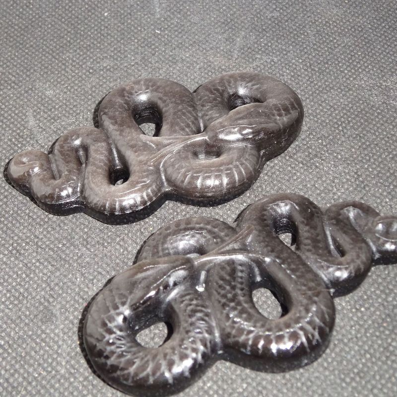 Krafttier: Schlange aus Silberobsidian Krafttier: Schlange aus Silberobsidian