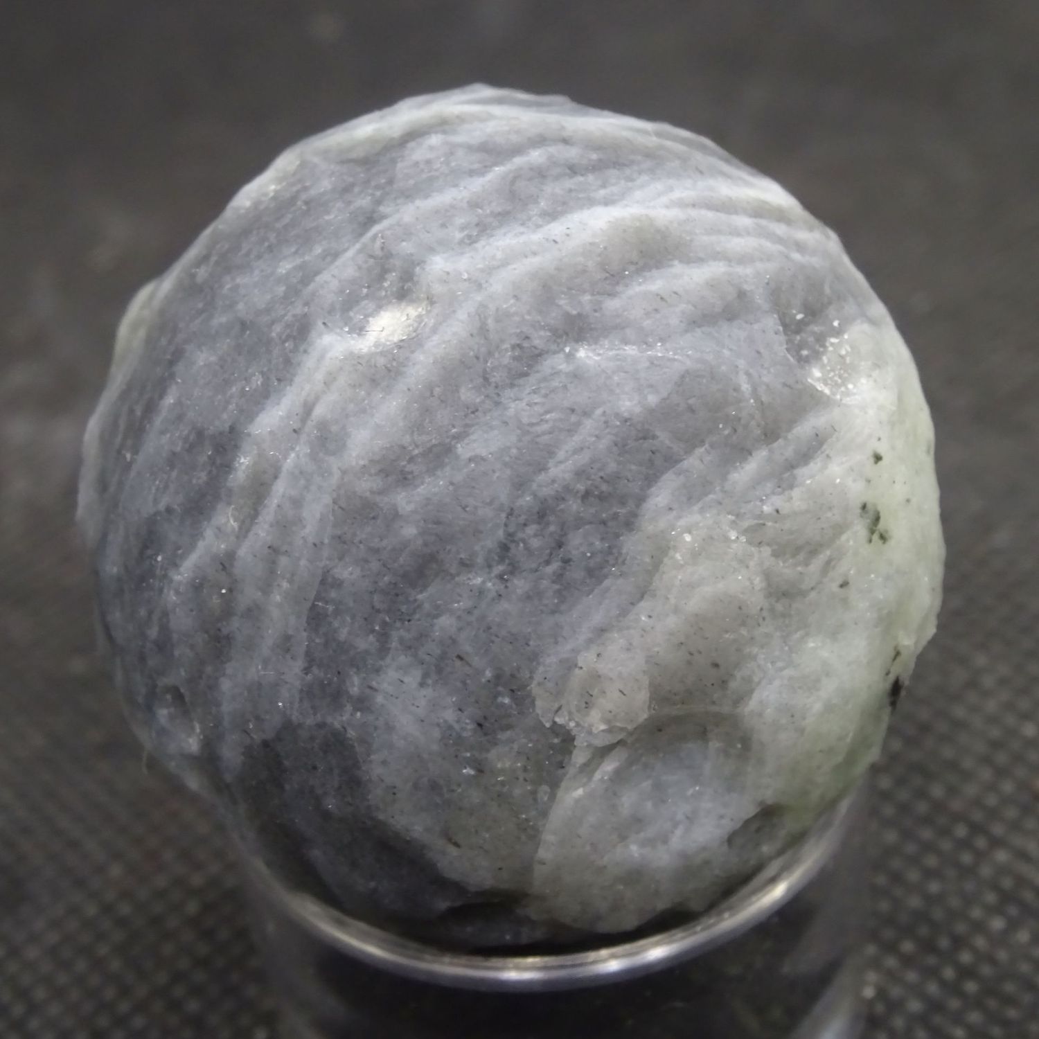 Planet Mond:  Labradorit