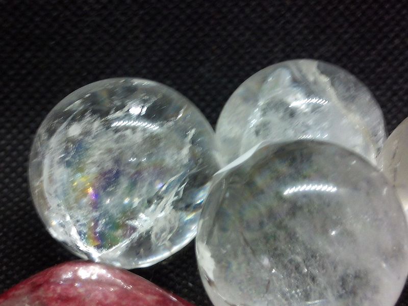 Kristallkugel: Auraquarz Kristallkugel: Auraquarz