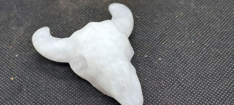 Kristallschädel: Büffelschädel aus Bergkristall Kristallschädel: Büffelschädel aus Bergkristall