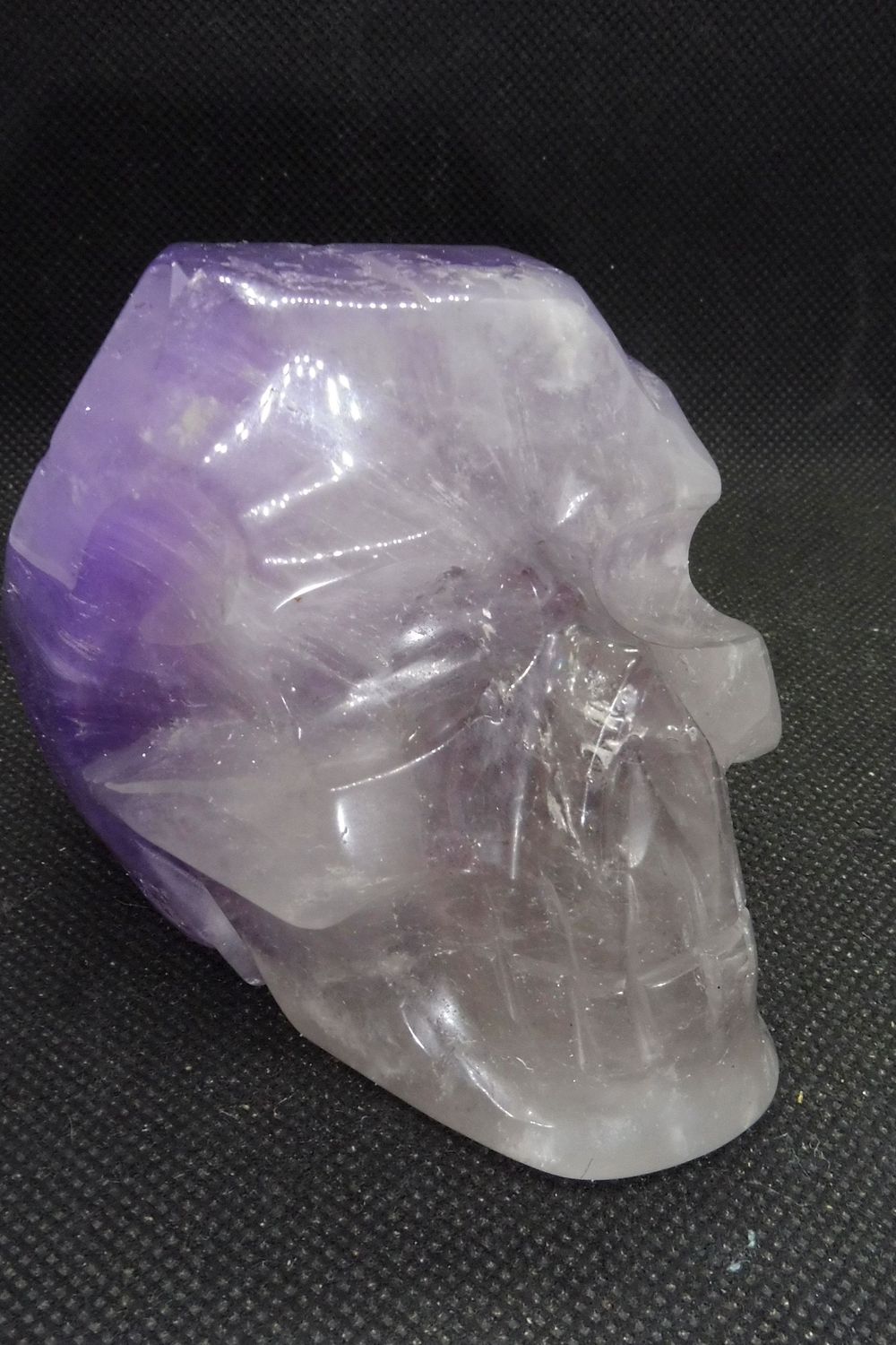 Kristallschädel: Amethyst in Spitze