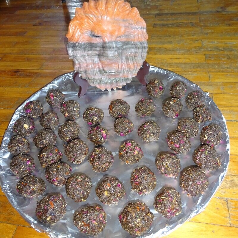 Räucherkugel: Kyphi, handgefertigt