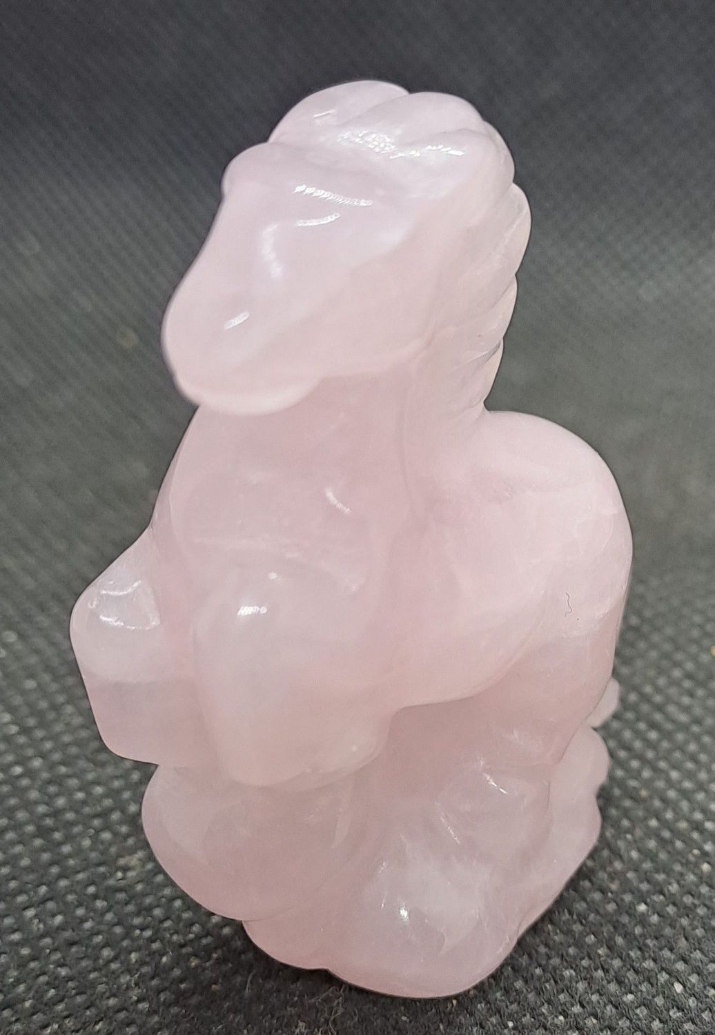 Krafttier: Pferde - Skulptur aus Rosenquarz