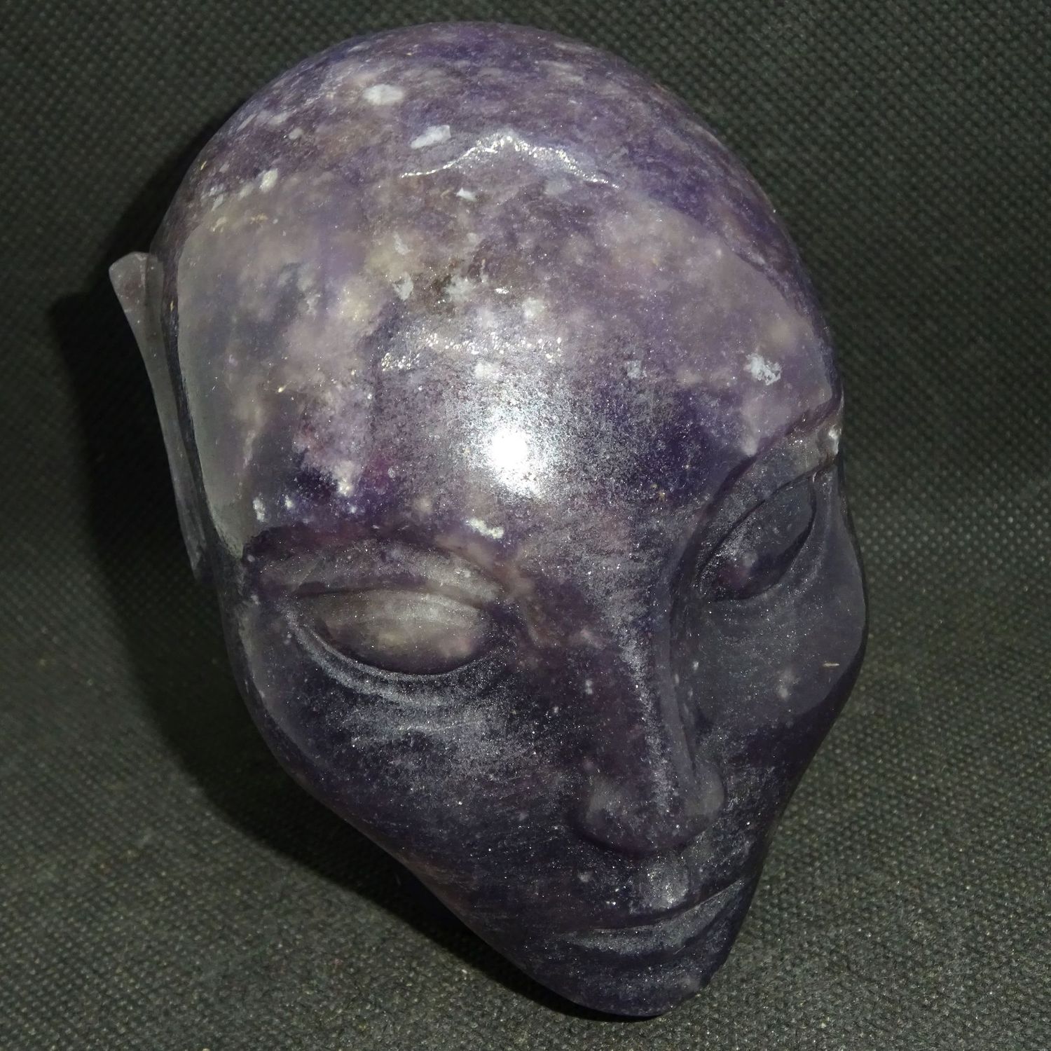 Kristallschädel: Elfe aus Lepidolith Kristallschädel: Elfe aus Lepidolith