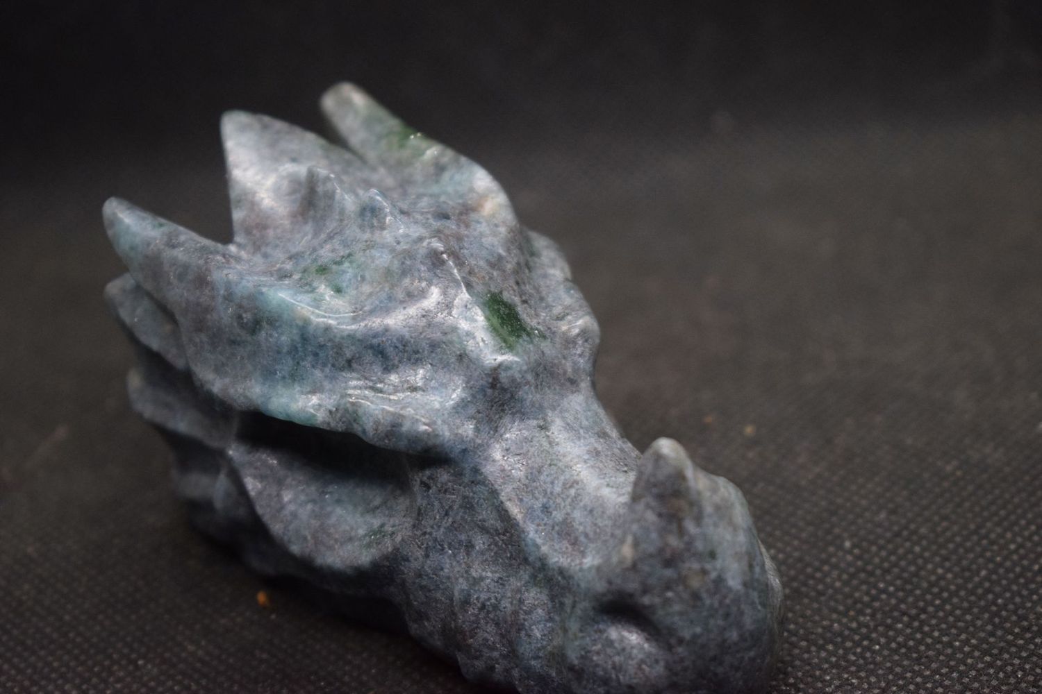 Drachenkopf: Rubin in Kyanit 1