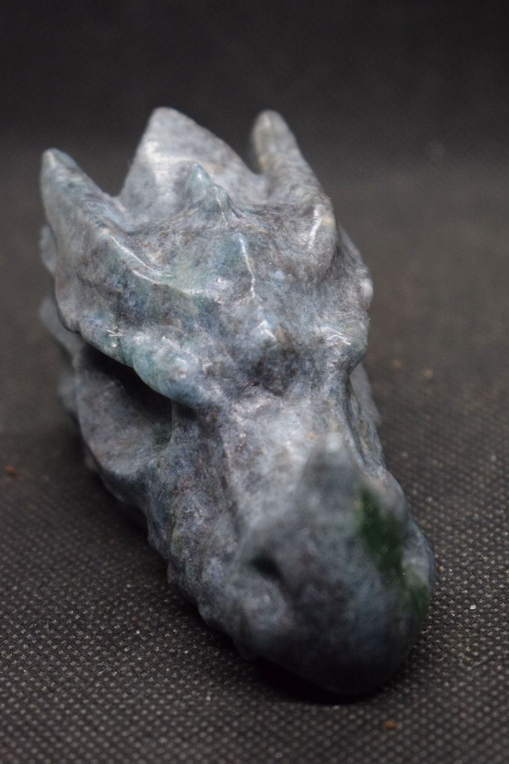 Drachenkopf: Rubin in Kyanit 2