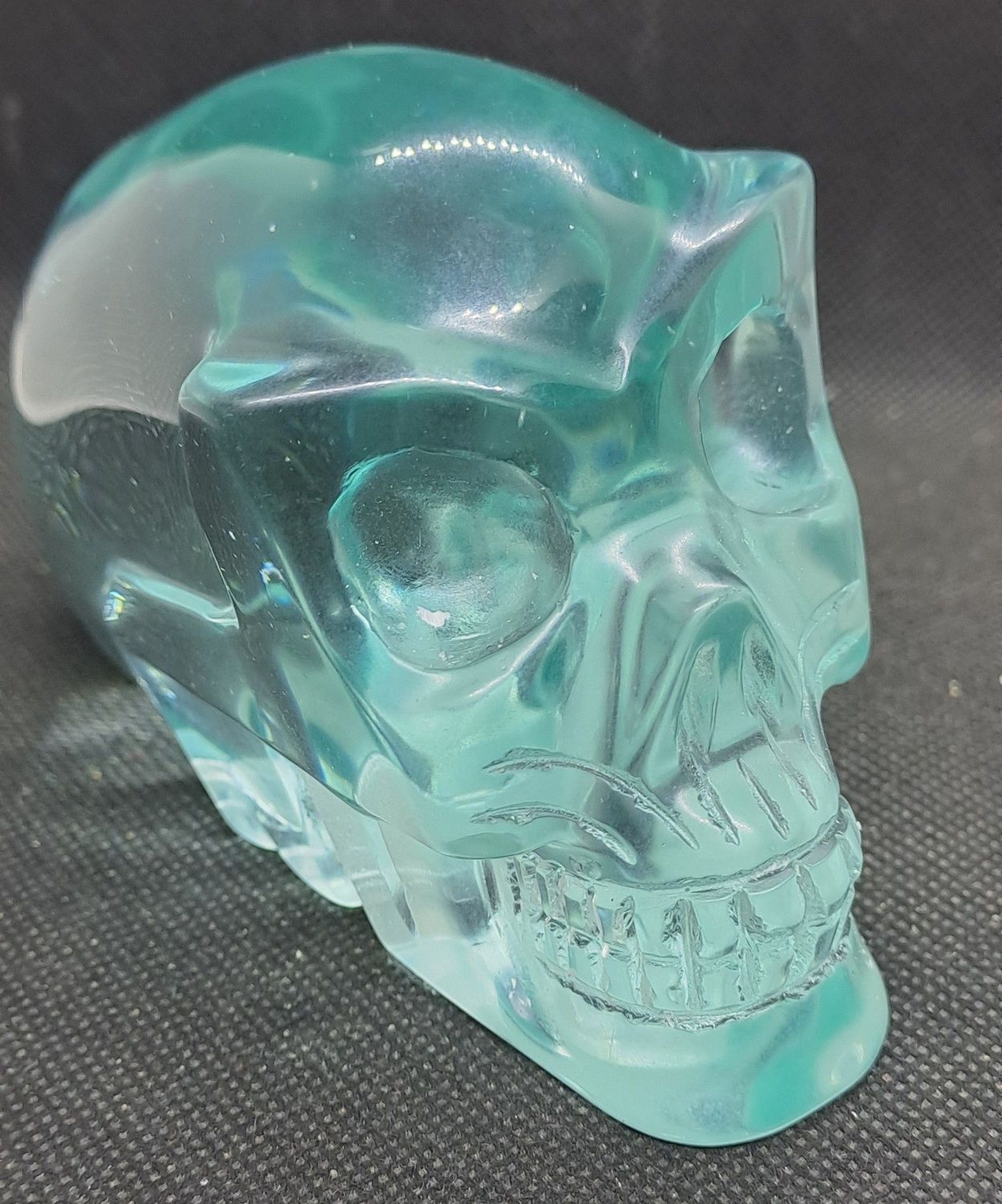 Kristallschädel: Langschädel aus Obsidianglas Kristallschädel: Langschädel aus Obsidianglas