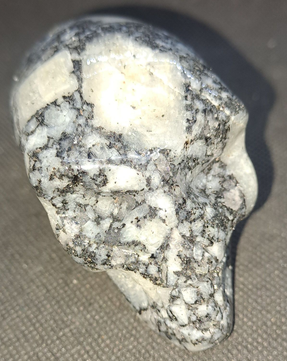 Kristallschädel: Langschädel aus Jaspis