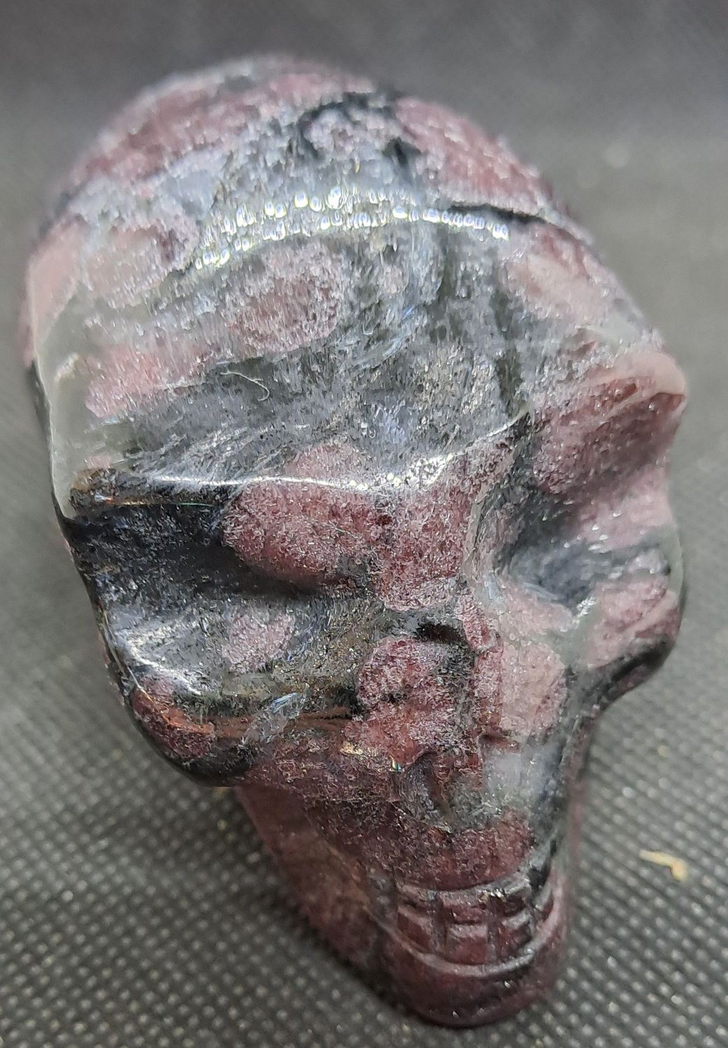 Kristallschädel: Langschädel aus Granat 3 Kristallschädel: Langschädel aus Granat 3
