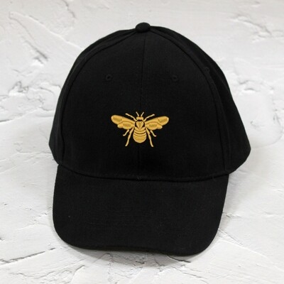 Kepurė su siuvinėta bite
