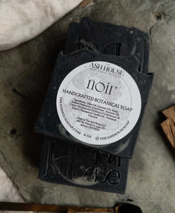 Noir Vanilla Woods Signature Handcrafted Soap