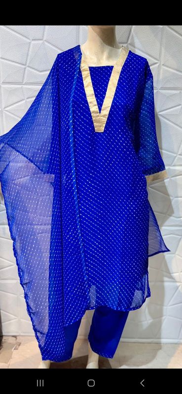 Straight sets (plus sizes)